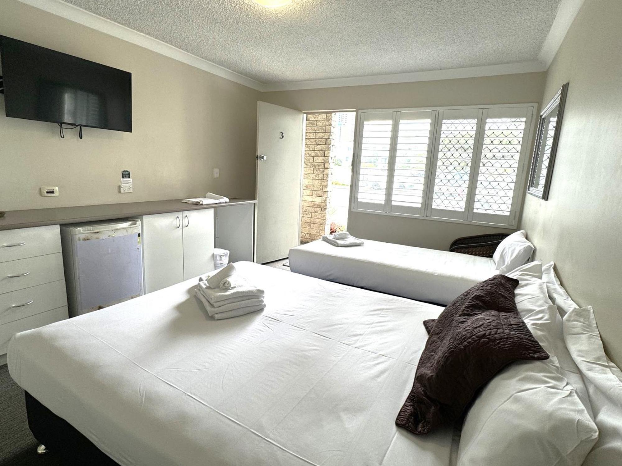 Tropicana Motel Gold Coast Dış mekan fotoğraf